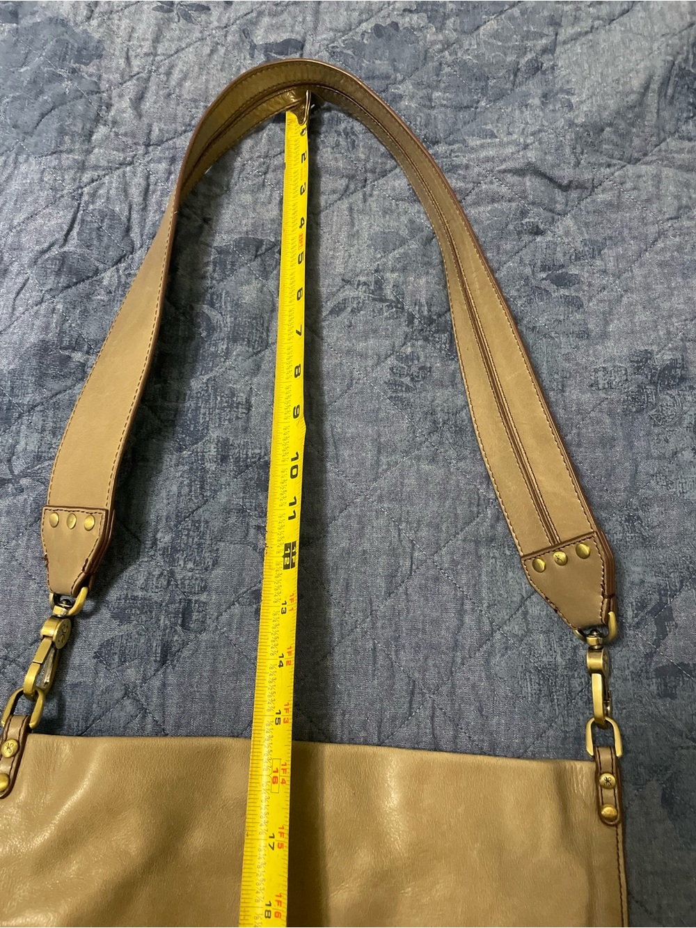 HOBO Leather Hobo Bag in gray - Picture 8 of 8